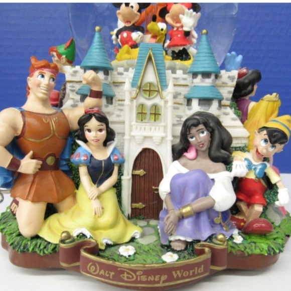  World of Disney 3 Tier Double Snow Globe Music Box-Original Packaging - Picture 3 of 11